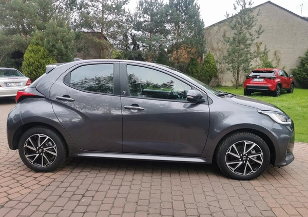 Toyota Yaris cena 91500 przebieg: 8850, rok produkcji 2022 z Zbąszyń małe 379